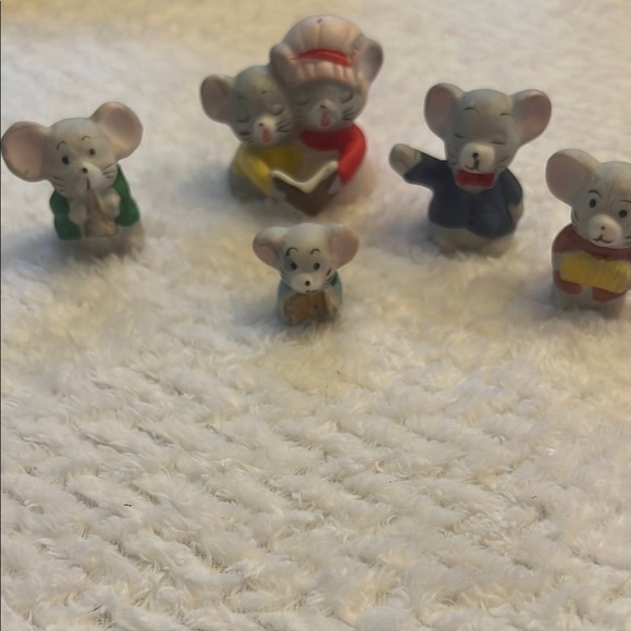 Vintage Jasco Mini Mice Christmas Choir Figurine Set of 5 Bisque Porcelain - Picture 1 of 6